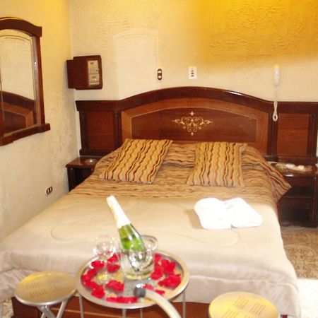 Motel Piramides De Cristal Богота Екстериор снимка