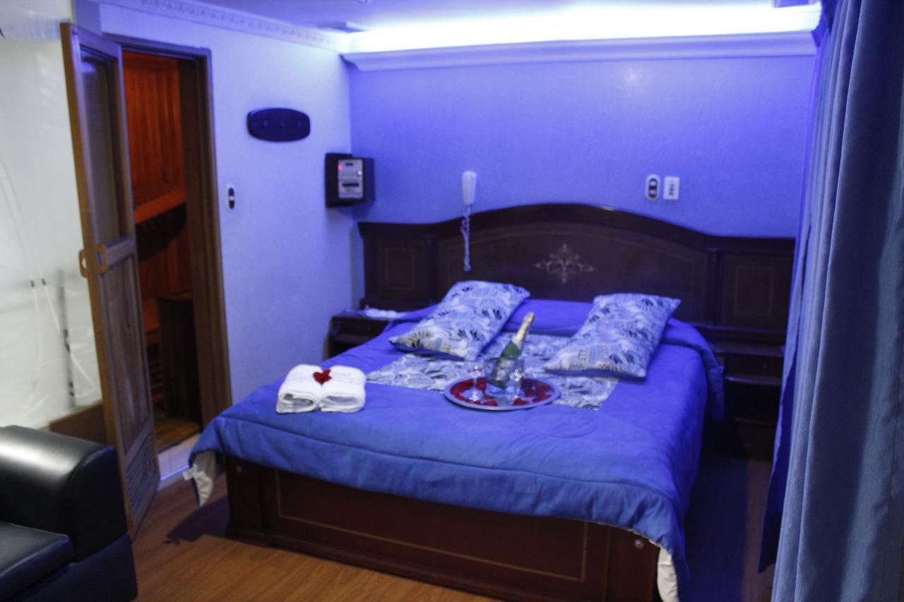 Motel Piramides De Cristal Богота Екстериор снимка
