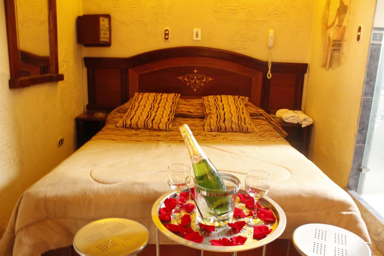 Motel Piramides De Cristal Богота Екстериор снимка