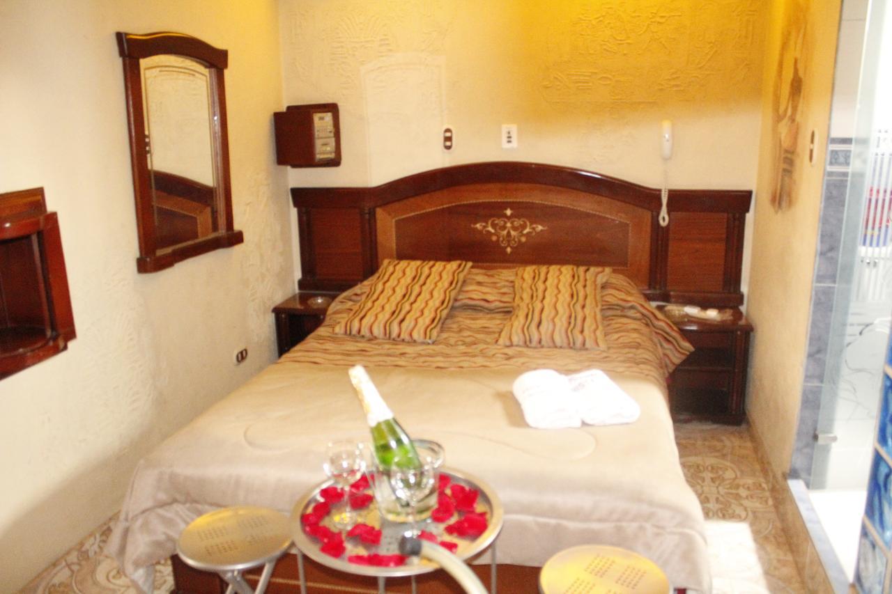 Motel Piramides De Cristal Богота Екстериор снимка