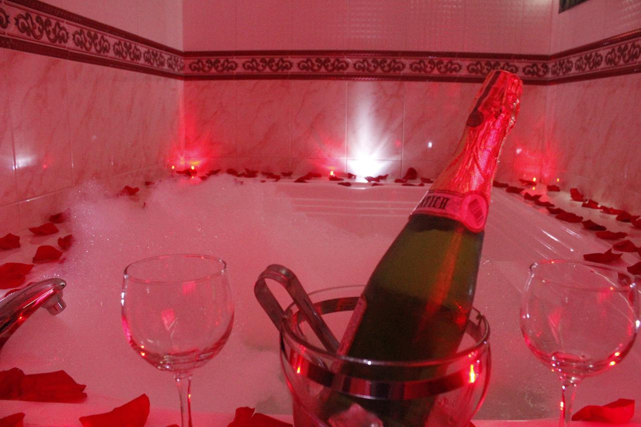Motel Piramides De Cristal Богота Екстериор снимка