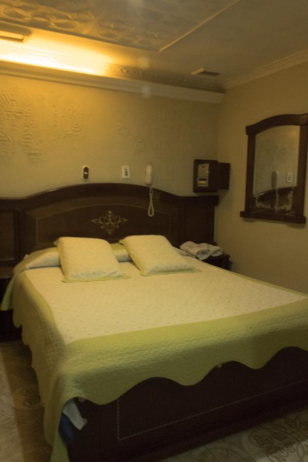 Motel Piramides De Cristal Богота Екстериор снимка