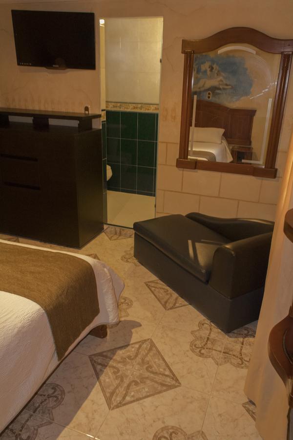 Motel Piramides De Cristal Богота Екстериор снимка